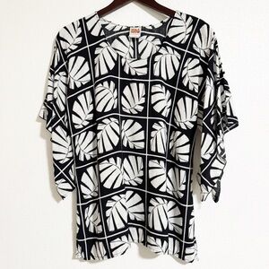 Hula Bay Tropical Palm Leaf Bell Sleeve Top